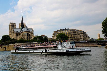 Bateaux Mouches Seine Cruise