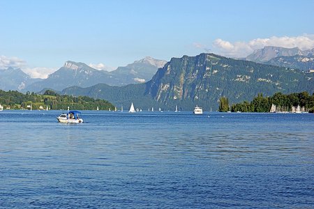 Walk around Lake Lucerne